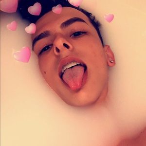 Meet your Posher, Ethan